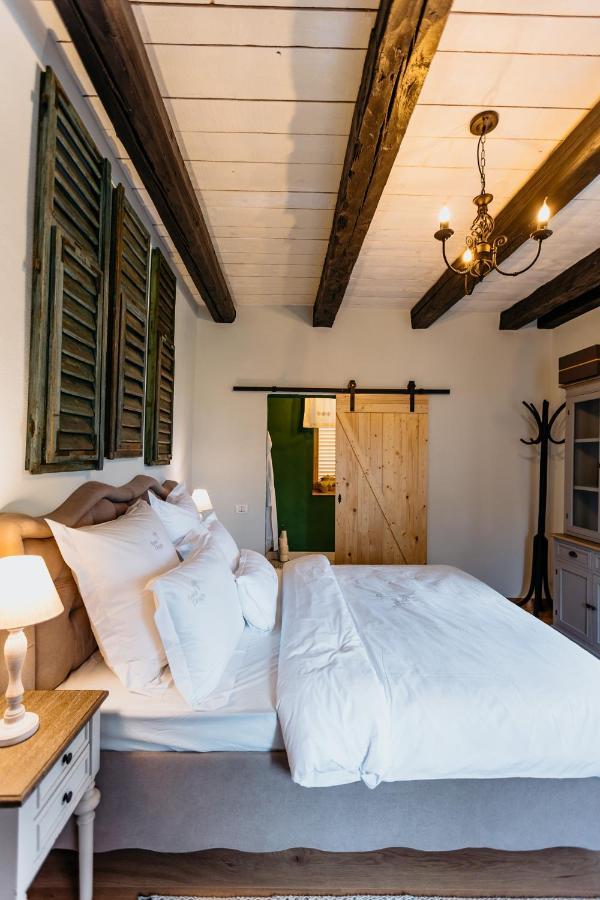 Anna Draga Hotel Kolun Kültér fotó